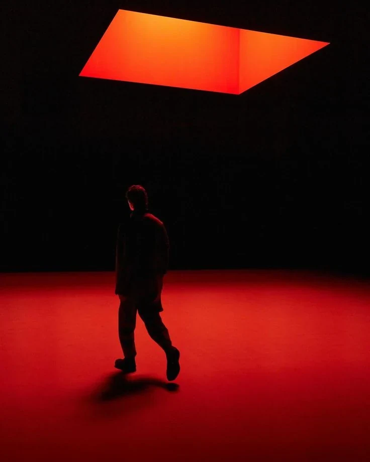 Imagem editorial em vermelho para AI Marketing
